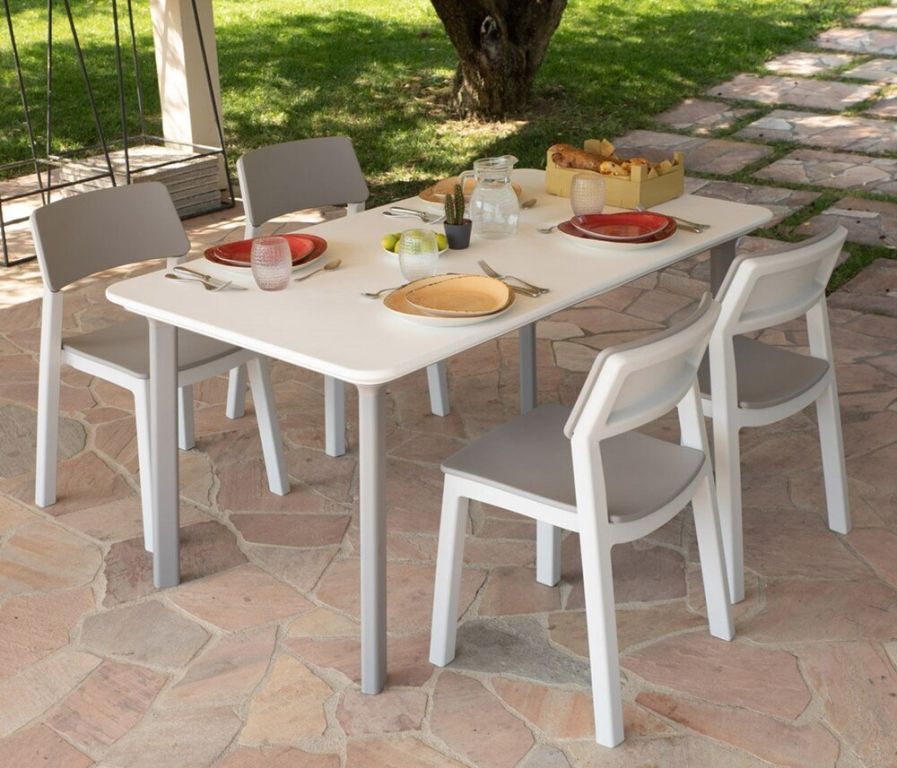 Moderní plastový stůl na terasu / zahradu, světle šedý, odpojitelné nohy, 147x84 cm