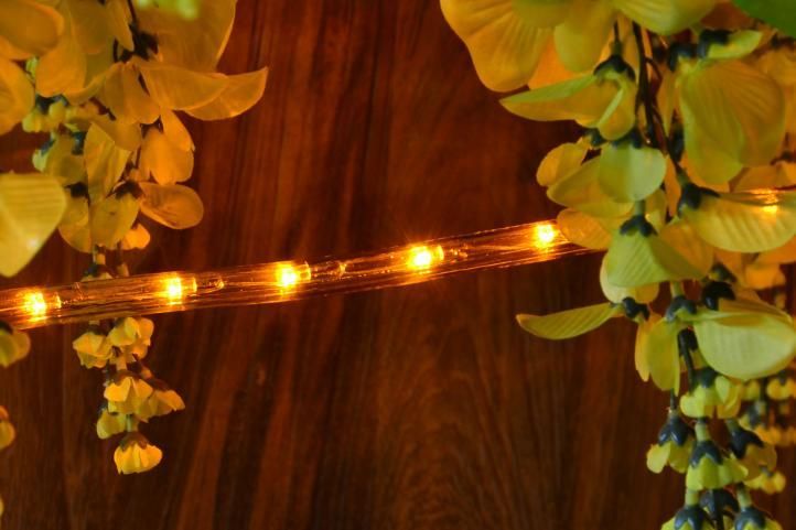 Vánoční osvětlení na dům- světelný kabel žlutý, venkovní / vnitřní, 230 V, 20 m