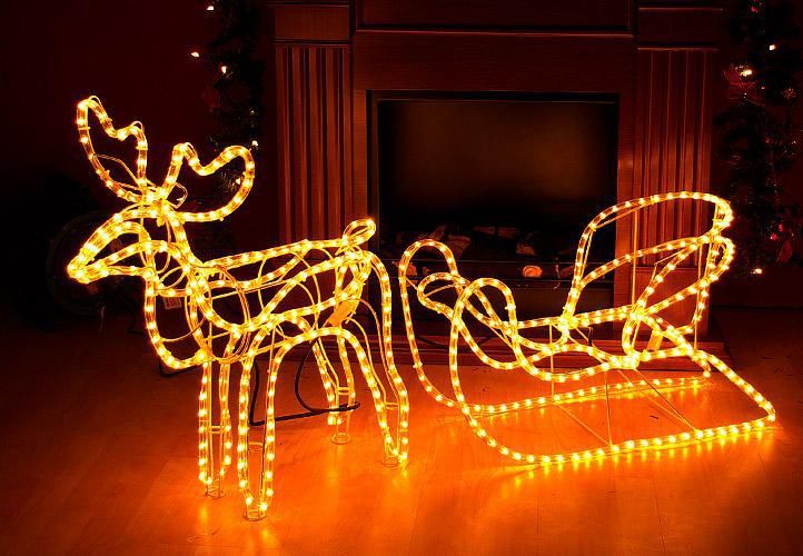 Svítící vánoční figurka před dům - sob se saněmi, voděodolný, 336 LED, 122 cm