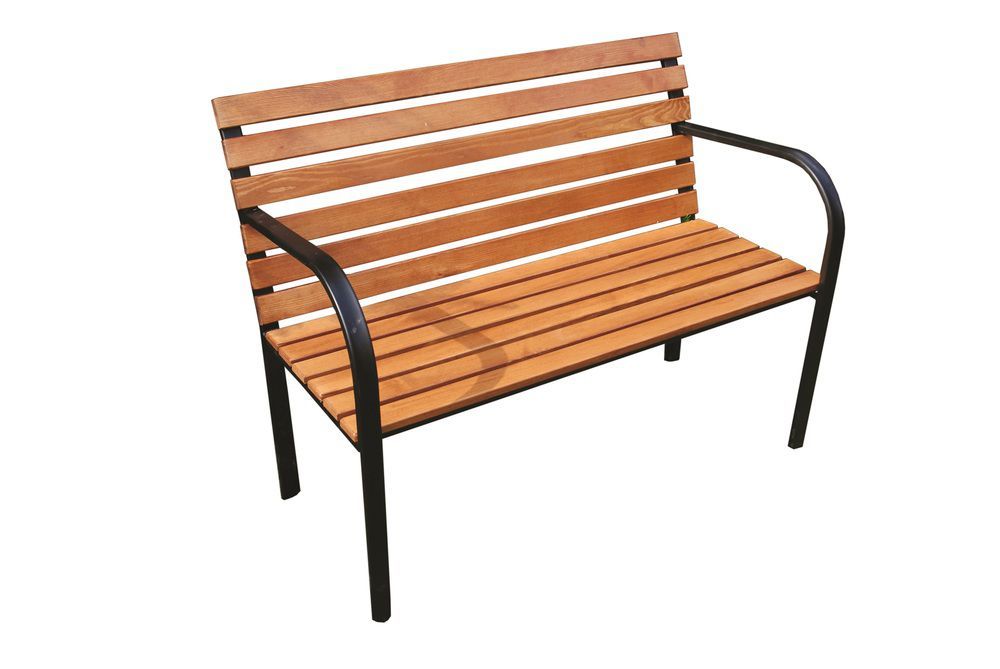 PEvná venkovní lavička, kovová konstra + dřevěné latě, 122 cm