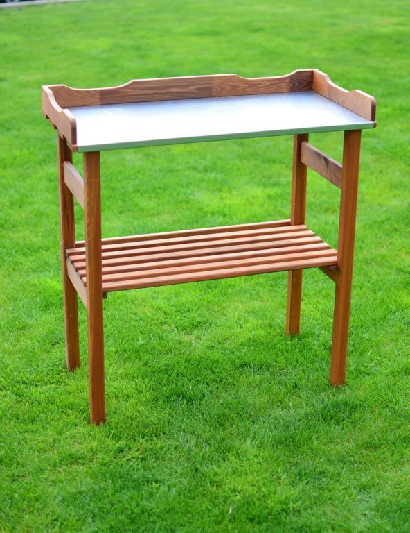Venkovní stolek pro výsadbu květin a zeleniny - masivní dřevo + kovová deska